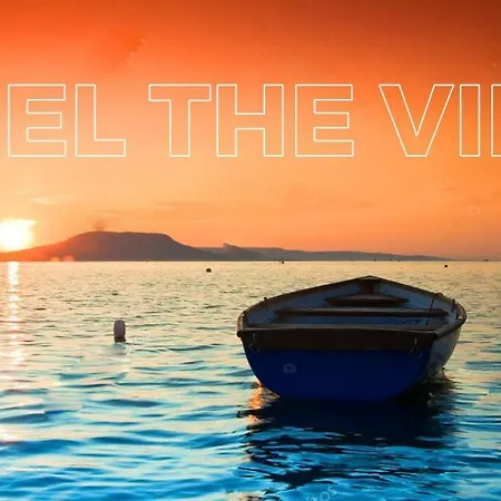 Family Surf 3 Floors Of Fun 8 Min Walk To Дом отдыха Балатонфеньвеш