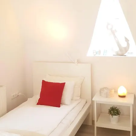 Family Surf 3 Floors Of Fun 8 Min Walk To Holiday home