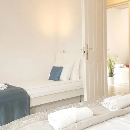 Family Surf 3 Floors Of Fun 8 Min Walk To