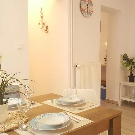 Holiday home Family Surf 3 Floors Of Fun 8 Min Walk To *