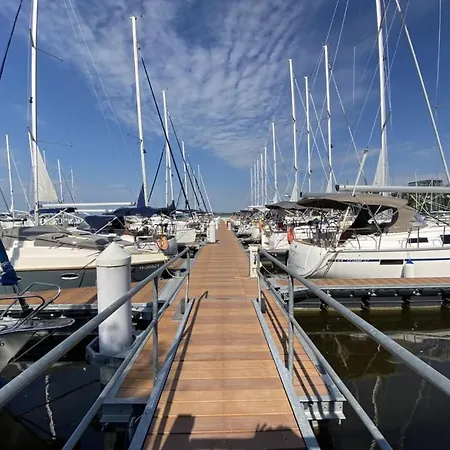 Дом отдыха Family Surf 3 Floors Of Fun 8 Min Walk To *