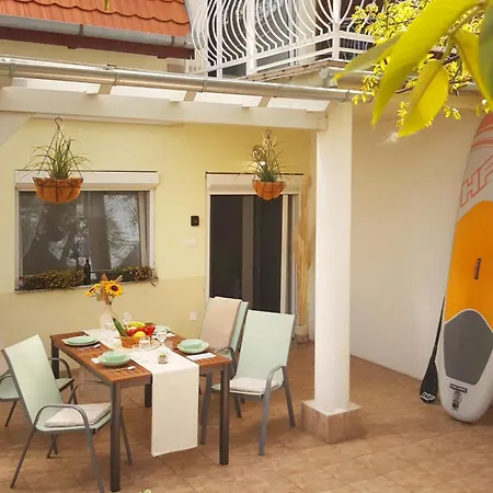 Family Surf 3 Floors Of Fun 8 Min Walk To Casa vacanze
