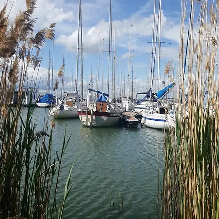 Family Surf 3 Floors Of Fun 8 Min Walk To Дом отдыха