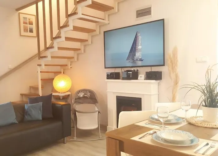 Family Surf 3 Floors Of Fun 8 Min Walk To Holiday home