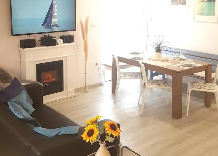 Family Surf 3 Floors Of Fun 8 Min Walk To Holiday home