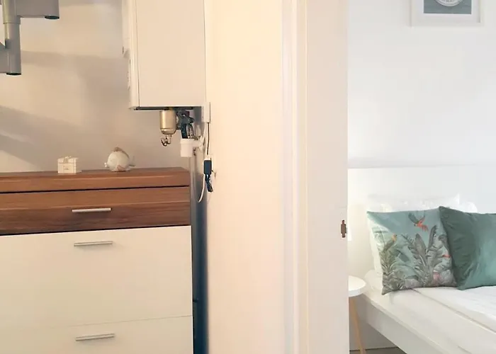 Family Surf 3 Floors Of Fun 8 Min Walk To Holiday home Balatonfenyves