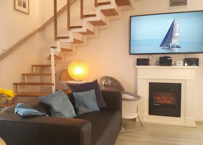 Holiday home Family Surf 3 Floors Of Fun 8 Min Walk To